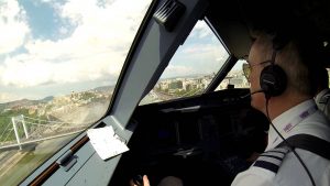 Pilot’s and bird’s view of WizzAir’s fly-by over Budapest